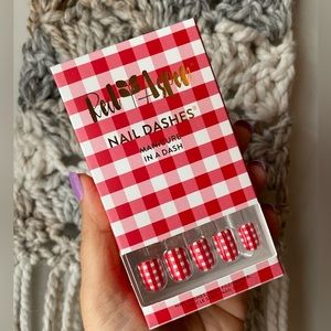 Red Aspe Nail Dashes in Picnic with Sydney Red and White Checkered Press Ons